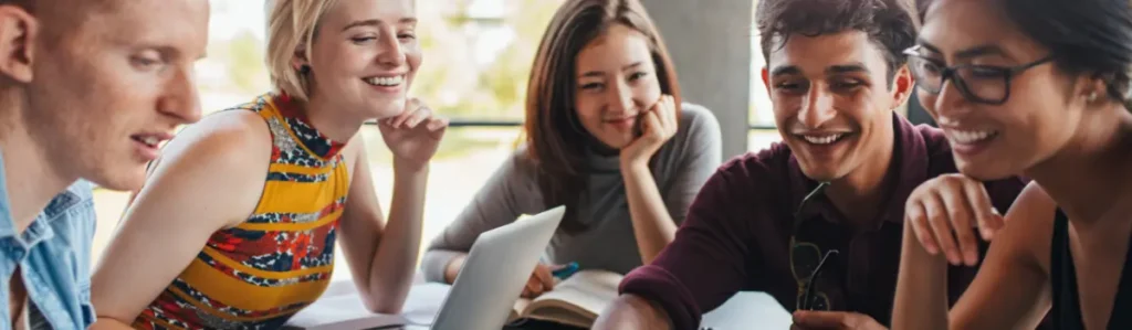 écoles de communication sont les plus réputées selon les avis des étudiants et des professionnels