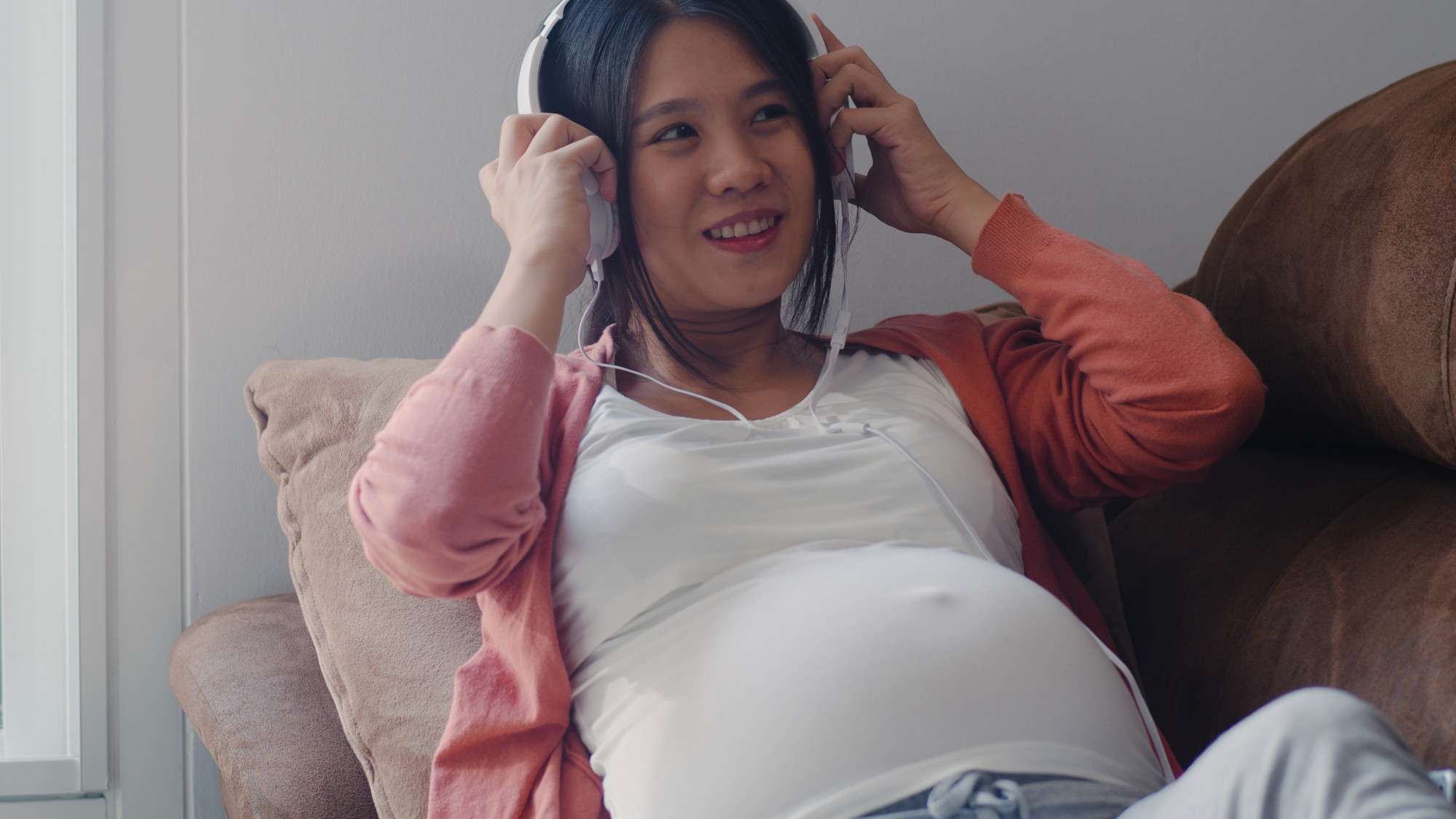 Quels sont les meilleurs podcasts grossesse francophones à écouter en 2026 ?